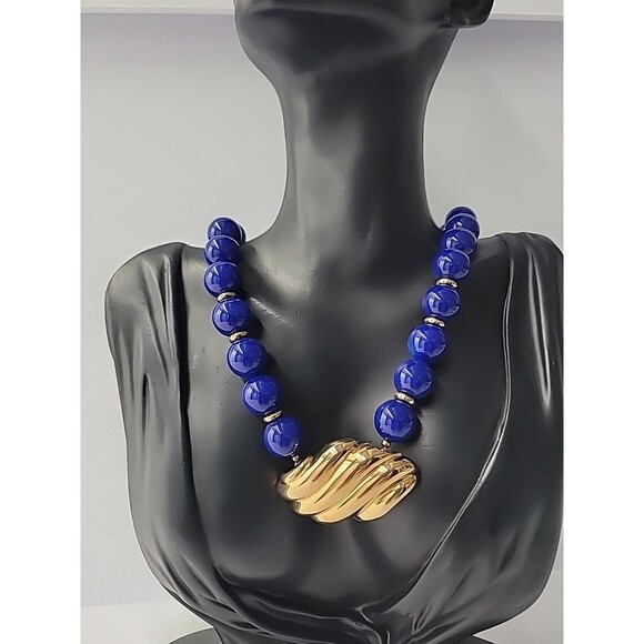 Vintage Avon Blue Bead Necklace Gold Tone Pendant Statement Jewelry - Picture 4 of 11